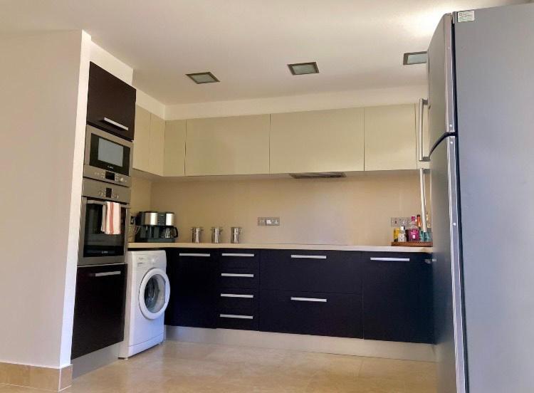 Beau Views Seven Apartment Пея Екстериор снимка